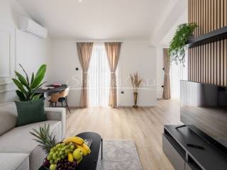 Flat in a building, Rent, Seget, Seget Donji