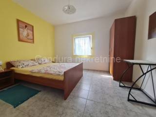 Apartman na moru, Prodaja, Vir, Vir