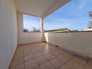 Apartman na moru, Prodaja, Vir, Vir