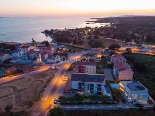 House by the sea, Sale, Nin, Zaton