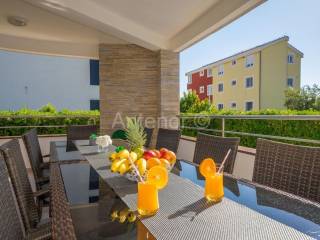 House by the sea, Sale, Nin, Zaton