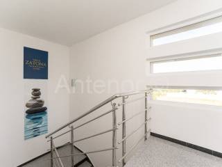 House by the sea, Sale, Nin, Zaton