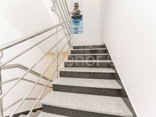 House by the sea, Sale, Nin, Zaton