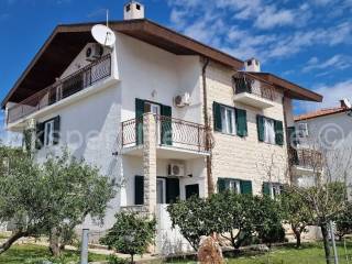 House with apartments, Sale, Okrug, Okrug Gornji