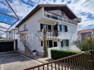 House with apartments, Sale, Okrug, Okrug Gornji