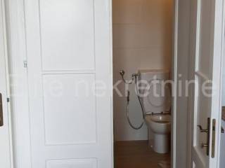 Flat in a building, Rent, Rijeka, Istok