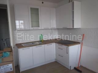 Flat in a building, Rent, Rijeka, Istok