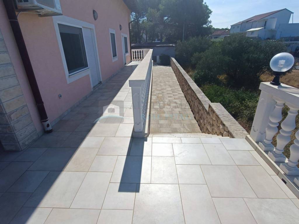 Flat in a house, Sale, Šibenik - Okolica, Brodarica