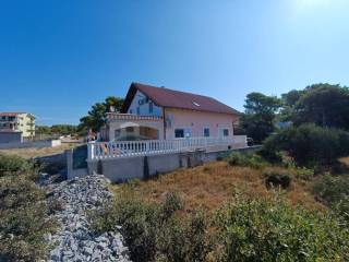 Flat in a house, Sale, Šibenik - Okolica, Brodarica