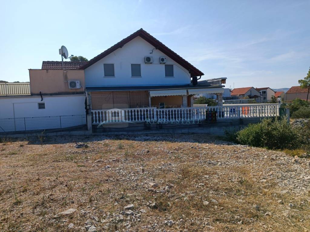 Flat in a house, Sale, Šibenik - Okolica, Brodarica