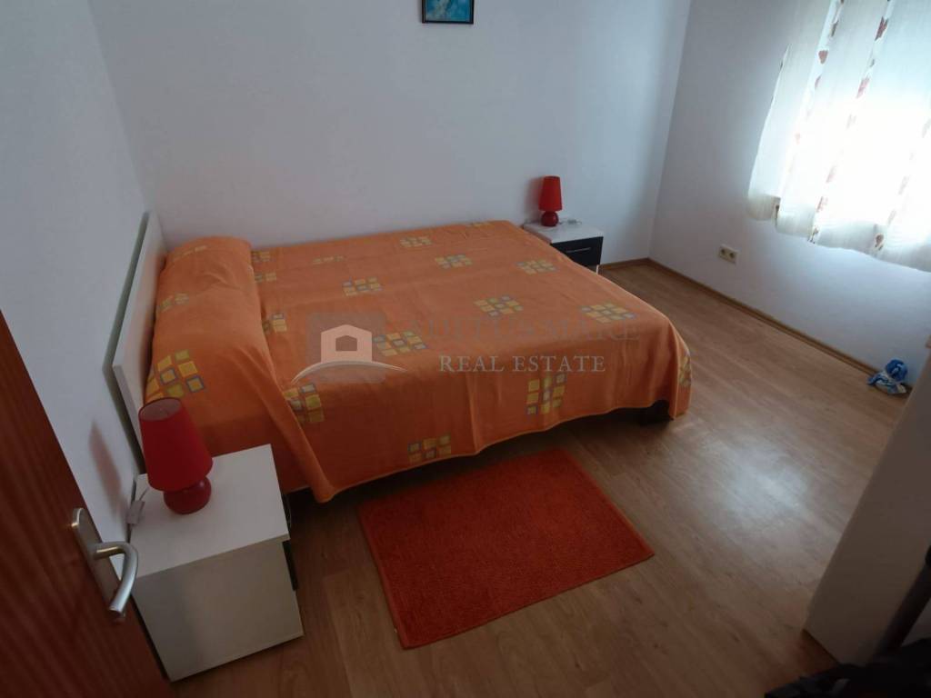 Flat in a house, Sale, Šibenik - Okolica, Brodarica