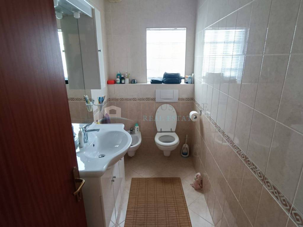 Flat in a house, Sale, Šibenik - Okolica, Brodarica