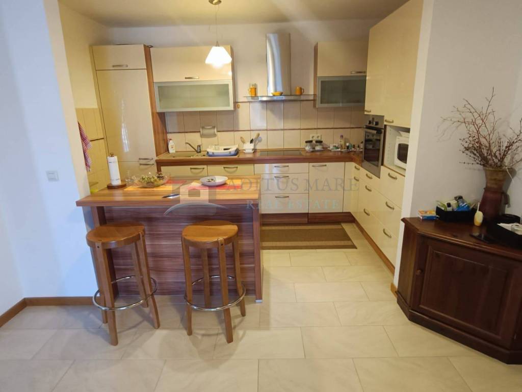 Flat in a house, Sale, Šibenik - Okolica, Brodarica