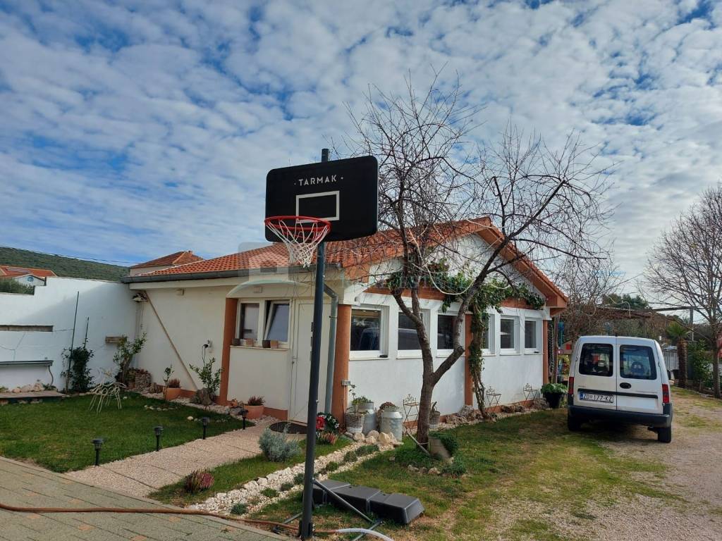 House with apartments, Sale, Sukošan, Sukošan