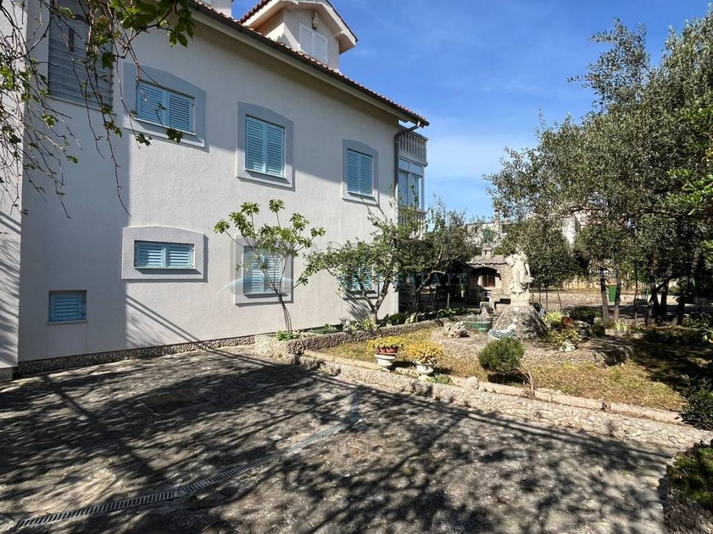 House with apartments, Sale, Vodice, Vodice