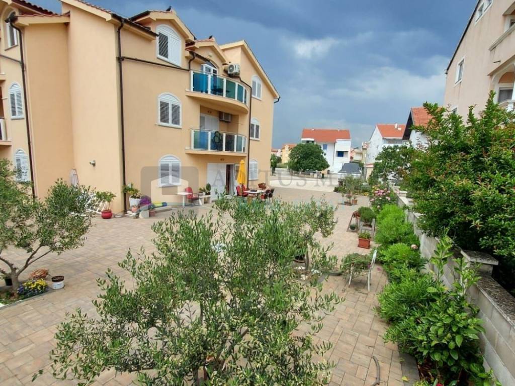 House with apartments, Sale, Vodice, Vodice