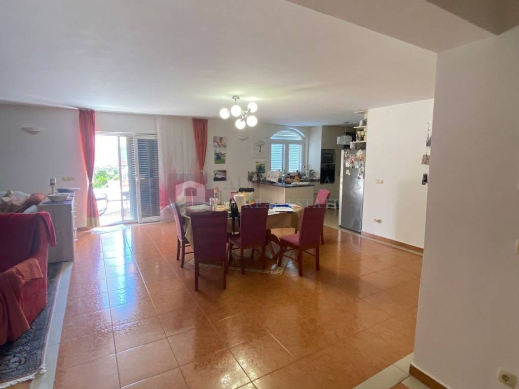 House with apartments, Sale, Vodice, Vodice