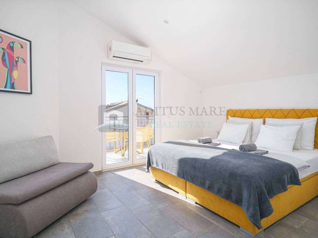 House with apartments, Sale, Vodice, Srima