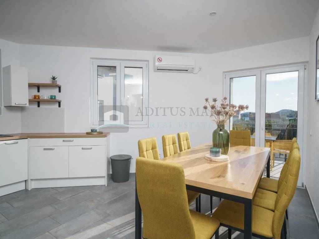 House with apartments, Sale, Vodice, Srima