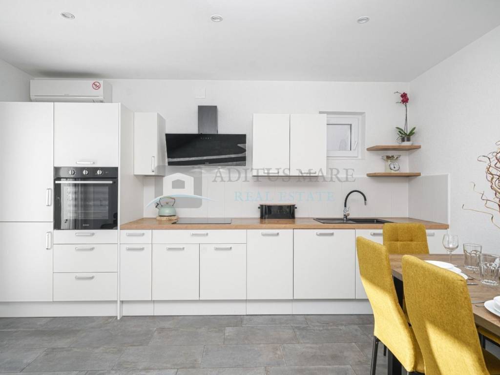 House with apartments, Sale, Vodice, Srima