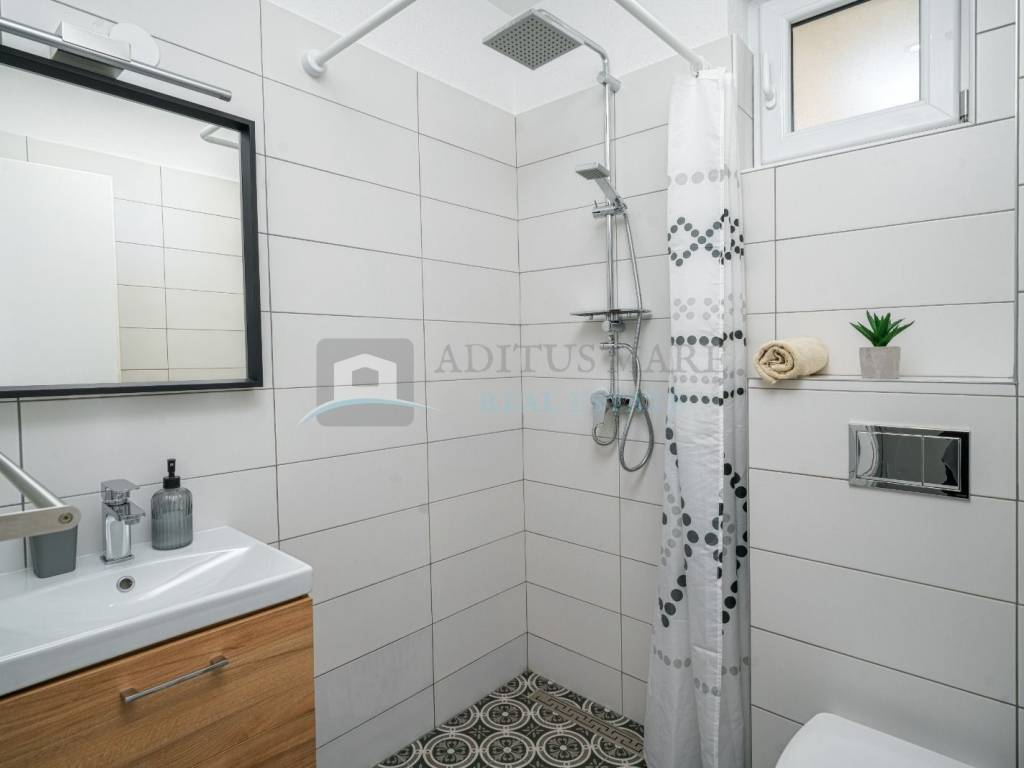 House with apartments, Sale, Vodice, Srima