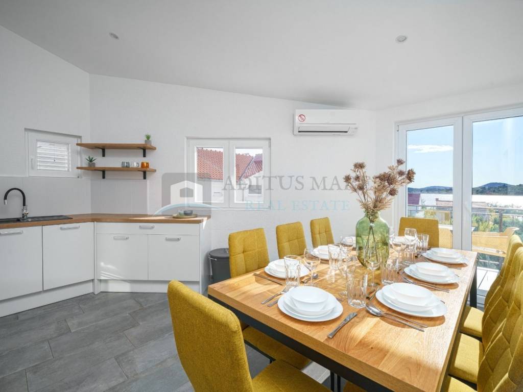 House with apartments, Sale, Vodice, Srima