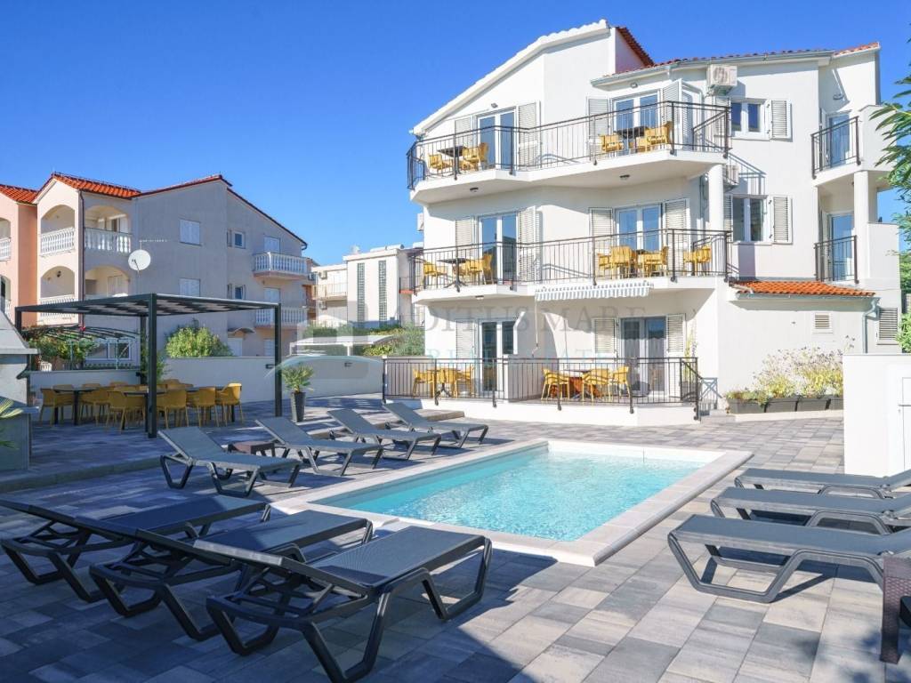 House with apartments, Sale, Vodice, Srima