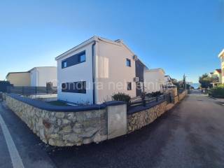 House by the sea, Sale, Vir, Vir