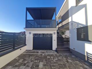 House by the sea, Sale, Vir, Vir