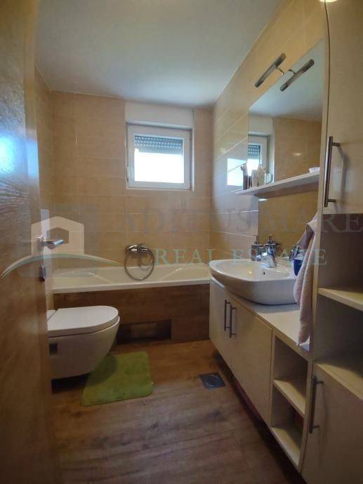 Flat in a building, Sale, Šibenik - Okolica, Brodarica