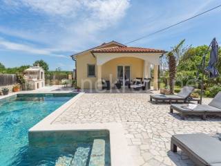 One-storey house, Sale, Labin, Labin