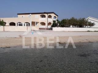 House with apartments, Sale, Vir, Vir