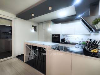 Flat in a building, Sale, Split, Split