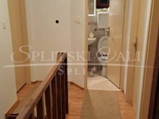 Flat in a house, Sale, Okrug, Okrug Gornji