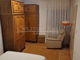Flat in a house, Sale, Okrug, Okrug Gornji