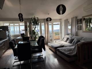 Flat in a house, Sale, Split, Split