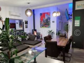 Flat in a house, Sale, Split, Split