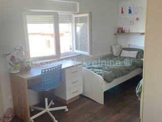 Flat in a house, Sale, Split, Split