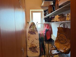 Flat in a house, Sale, Split, Split