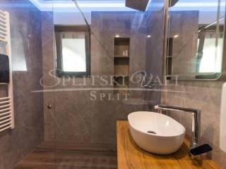 Flat in a new building, Sale, Okrug, Okrug Gornji