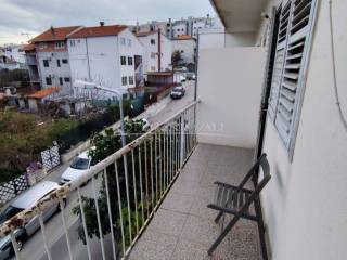 Flat in a house, Sale, Split, Split