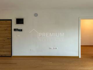 Flat in a building, Sale, Pula, Pula