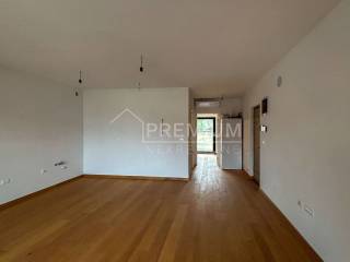 Flat in a building, Sale, Pula, Pula