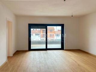 Flat in a building, Sale, Pula, Pula