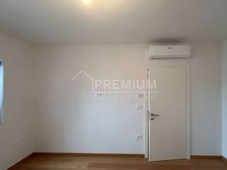 Flat in a building, Sale, Pula, Pula