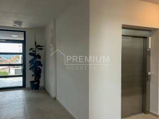 Flat in a building, Sale, Pula, Pula