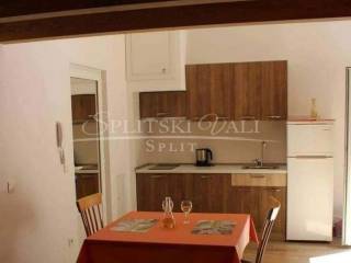 Flat in a building, Sale, Okrug, Okrug Gornji