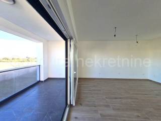 Apartman na moru, Prodaja, Vir, Vir