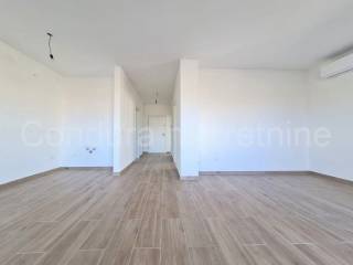Apartman na moru, Prodaja, Vir, Vir
