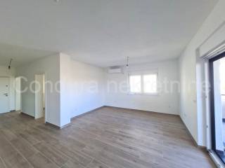 Apartman na moru, Prodaja, Vir, Vir
